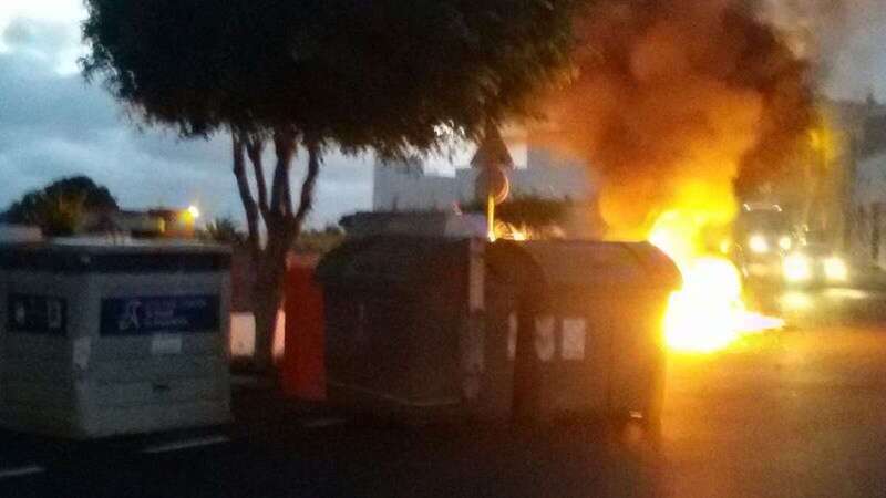 Imagen de archivo de un contenedor ardiendo (Foto TA)